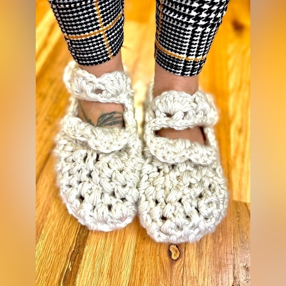 COZY HANDMADE CROCHETED MARY JANE SLIPPERS - Picture 3 of 10